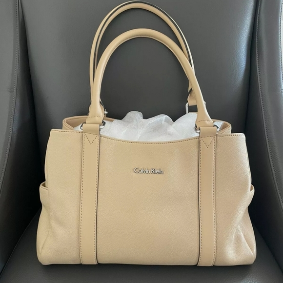 Calvin Klein Calf Leather Medium Tote NWOT - Picture 1 of 10